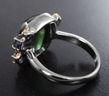 Серебряное кольцо с изумрудно-зеленым турмалином 8,2 карата, васильковыми и синими сапфирами Серебро 925