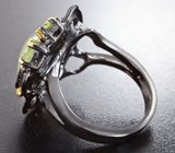 Серебряное кольцо с жадеитом и перидотами Серебро 925