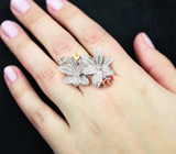 Замечательное серебряное кольцо с разноцветными сапфирами