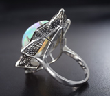 Серебряное кольцо с кристаллическим эфиопским опалом 9,87 карата и синими сапфирами бриллиантовой огранки Серебро 925