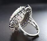 Серебряное кольцо с кристаллическим эфиопским опалом 13,13 карата, синими и васильковыми сапфирами бриллиантовой огранки Серебро 925
