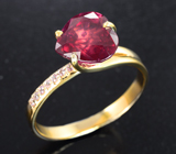 Золотое кольцо с крупным ярким рубином 4,08 карата и розовыми сапфирами Золото