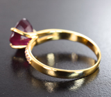 Золотое кольцо с крупным ярким рубином 4,08 карата и розовыми сапфирами Золото