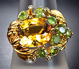 Кольцо с гелиодором 4,04 карата, уральскими демантоидами 1,45 карата и бриллиантами