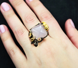 Серебряное кольцо с розовым кварцем 14+ карат и родолитами