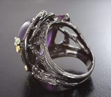 Серебряное кольцо со сливовым аметистом 21+ карат, родолитами и голубым топазом Серебро 925