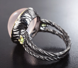 Серебряное кольцо с розовым кварцем 12+ карат и перидотами Серебро 925