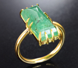 Золотое кольцо с крупным необлагороженным уральским изумрудом 7,05 карата Золото