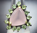 Серебряное кольцо с розовым кварцем 10+ карат и перидотами Серебро 925