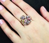 Серебряное кольцо с разноцветными шпинелями 4,6 карата и цаворитами