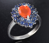 Яркое серебряное кольцо с ограненным оранжевым опалом и синими сапфирами бриллиантовой огранки Серебро 925
