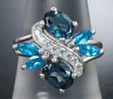 Замечательное серебряное кольцо с насыщенно-синими топазами и апатитами