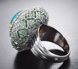 Серебряное кольцо с кристаллическим черным опалом 7,6 карата и цаворитами Серебро 925