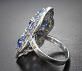 Превосходное серебряное кольцо с кианитами, танзанитами и сапфирами бриллиантовой огранки