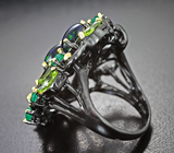 Серебряное кольцо с кристаллическими черными опалами, перидотами, хризопразом и жемчугом Серебро 925
