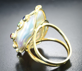 Золотое кольцо с морской жемчужиной барокко 22,29 карата, разноцветными сапфирами и цаворитами Золото