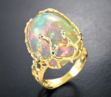 Золотое кольцо с ярчайшим крупным кристаллическим эфиопским опалом 15,24 карата и бриллиантами Золото
