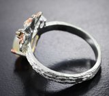 Серебряное кольцо с кристаллическим эфиопским опалом 1,15 карата и перидотом