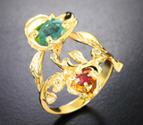 Золотое кольцо с ярко-неоновым уральским изумрудом 1,01 карата, красными сапфиром и бриллиантами Золото