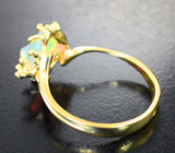 Золотое кольцо с кристаллическим эфиопским опалом 1,87 карата