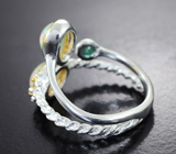Серебряное кольцо с кристаллическими эфиопскими опалами и изумрудами