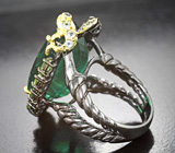 Серебряное кольцо с неоново-зеленым флюоритом 33,7 карата, перидотами и голубыми топазами Серебро 925