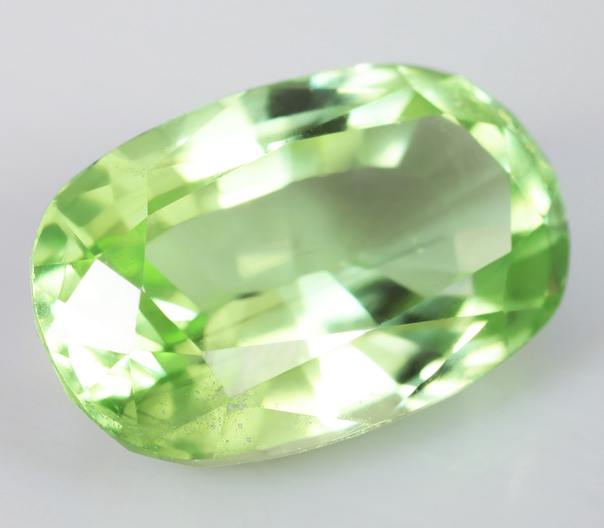 Крупный перидот 5,86 карата купить в интернет магазине Серебряные линии ...