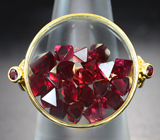 Кольцо с кристаллами рубиновой шпинели 3,3 карата и красными сапфирами Золото