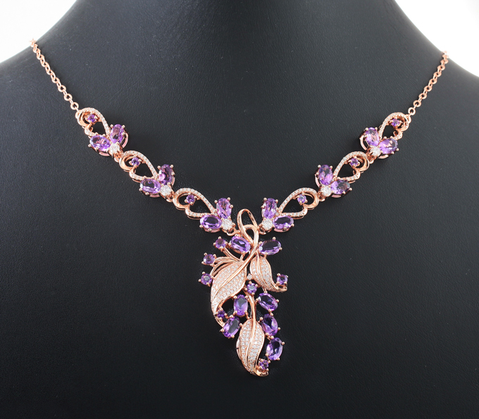 Изысканное серебряное колье с аметистами