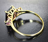 Золотое кольцо с чистейшим альмандином гранатом 2,85 карата и шпинелями Золото