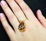 Золотое кольцо с мобильно-закрепленным бриолетом цитрина 23,72 карата