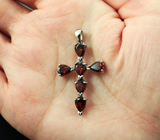 Серебряный кулон-крест с альмандинами гранатами Серебро 925