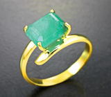Золотое кольцо с крупным полихромным уральским изумрудом 3,42 карата
