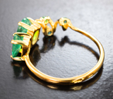 Золотое кольцо с яркими уральскими изумрудами высокой чистоты 1,25 карата Золото