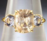 Золотое кольцо с персиковым морганитом 2,64 карата и шпинелями высокой чистоты Золото