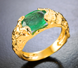 Золотое кольцо с уральским изумрудом  высоких характеристик 1,9 карата Золото