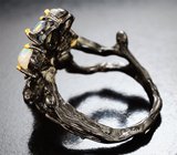 Серебряное кольцо с кристаллическими эфиопскими опалами и турмалином