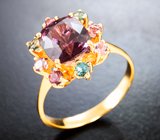 Золотое кольцо c крупной красной шпинелью и разноцветными «неоновыми» шпинелями бриллиантовой огранки 4,23 карата