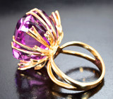 Крупное золотое кольцо с чистейшим эксклюзивным кунцитом 39,33 карата, пурпурно-розовым шпинелями и бриллиантами Золото