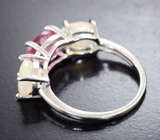 Превосходное серебряное кольцо с рубином и ограненными эфиопскими опалами Серебро 925