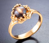 Золотое кольцо с хризобериллом с ярко-выраженным эффектом кошачьего глаза 2,27 карата и бриллиантами Золото