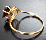 Золотое кольцо с альмандином гранатом 2,36 карата