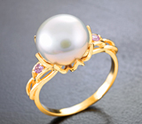 Золотое кольцо с морской жемчужиной с розовым люстром 6,39 карата и сапфирами
