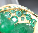 Неповторимое авторское золотое кольцо с искусно вырезанной из уральского изумруда змеей 29,23 карата инкрустированной тигровым глазом, с ограненными изумрудами и бриллиантами Золото