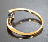 Золотое кольцо c ярко-синей шпинелью 0,52 карата