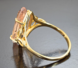 Золотое кольцо с персиковым морганитом редкой огранки 5,7 карата Золото