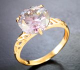 Кольцо с пурпурно-розовым муассанитом высокой чистоты 3,72 карата Золото