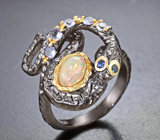 Серебряное кольцо с кристаллическим эфиопским опалом, танзанитами и синими сапфирами Серебро 925