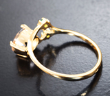 Золотое кольцо с чистейшим морганитом 1,32 карата и уральскими изумрудами Золото