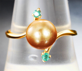 Золотое кольцо с безупречной золотистой морской жемчужиной 3,38 карата и уральскими изумрудами Золото